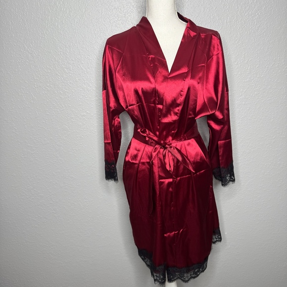 Women's Red  Short Satin Robe with Black Lace Trim size XL - Picture 3 of 13